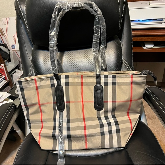 Zhen Meishi NWOT large nylon tote - Picture 2 of 8